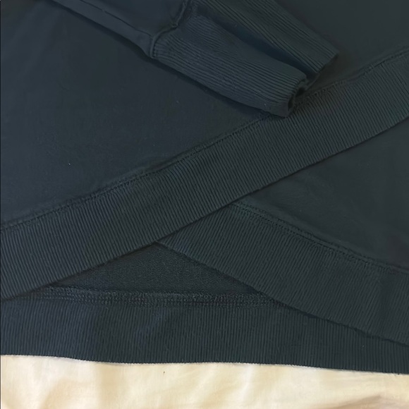 Women’s dark green cozy sweatshirt - Picture 2 of 5